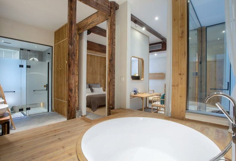 بنسيون Old Street Moye Inn