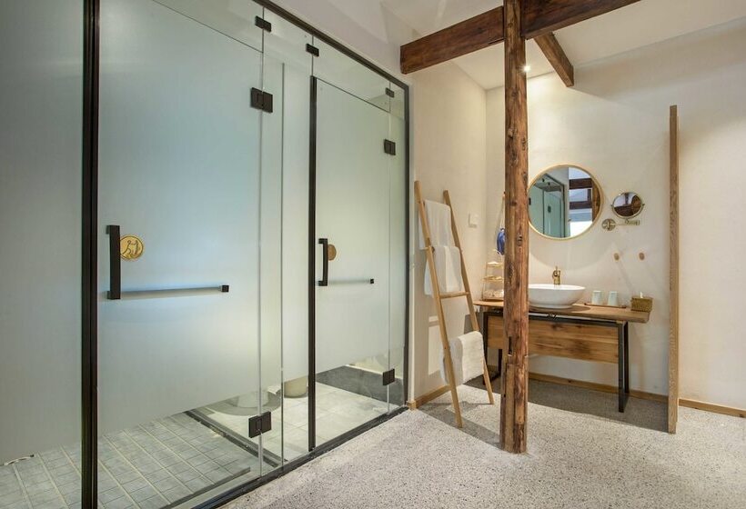 بنسيون Old Street Moye Inn