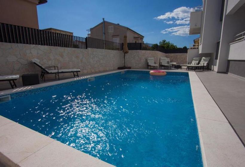 بنسيون Residences Bellavista 3