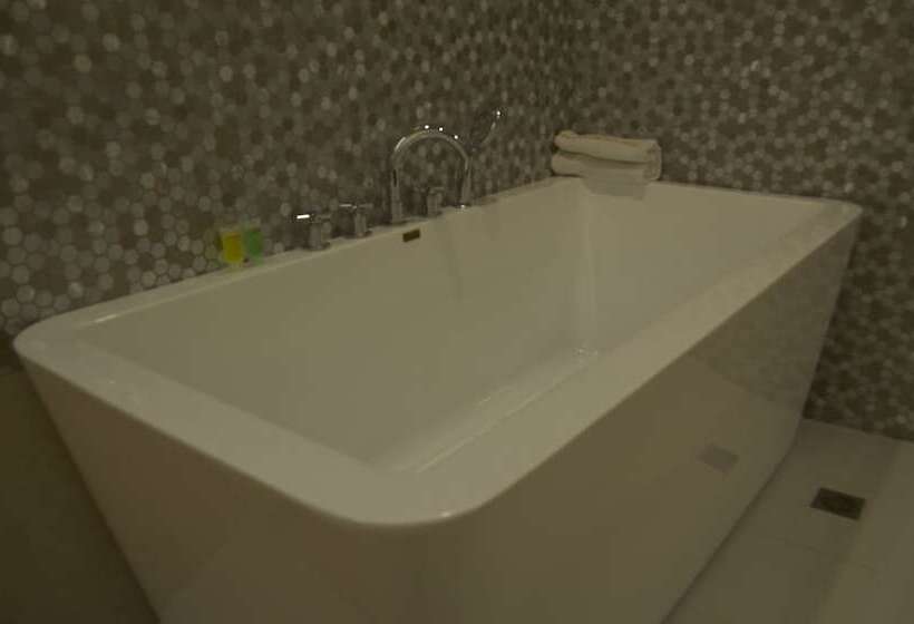 پانسیون Whole Sunshine International