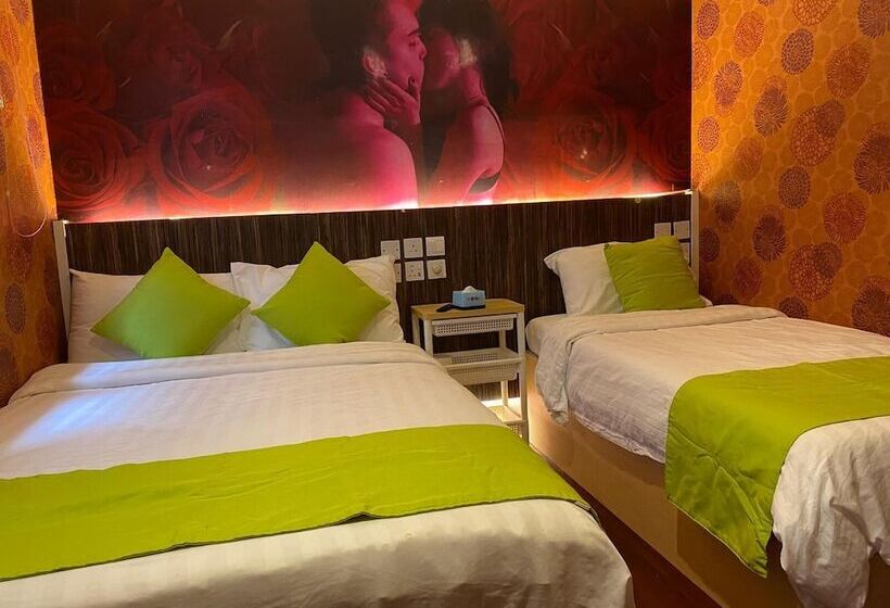 پانسیون Whole Sunshine International