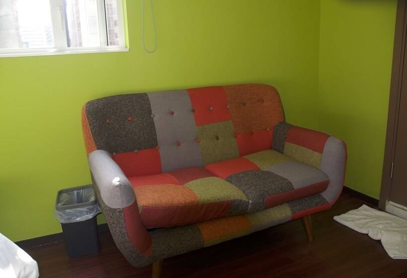 پانسیون Whole Sunshine International