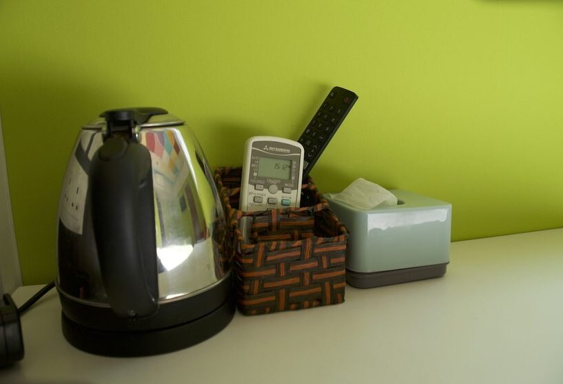 پانسیون Whole Sunshine International