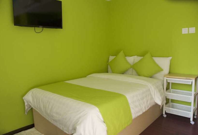 پانسیون Whole Sunshine International