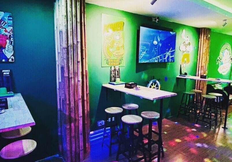 Popeyes Hostel Patong