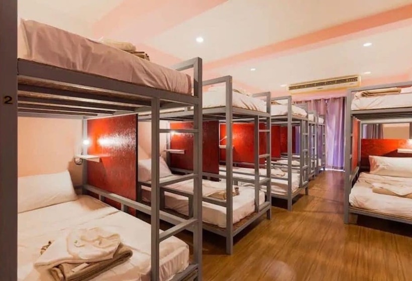 Popeyes Hostel Patong