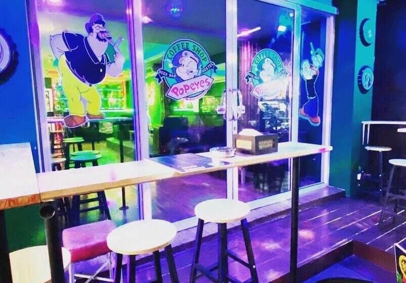 Popeyes Hostel Patong