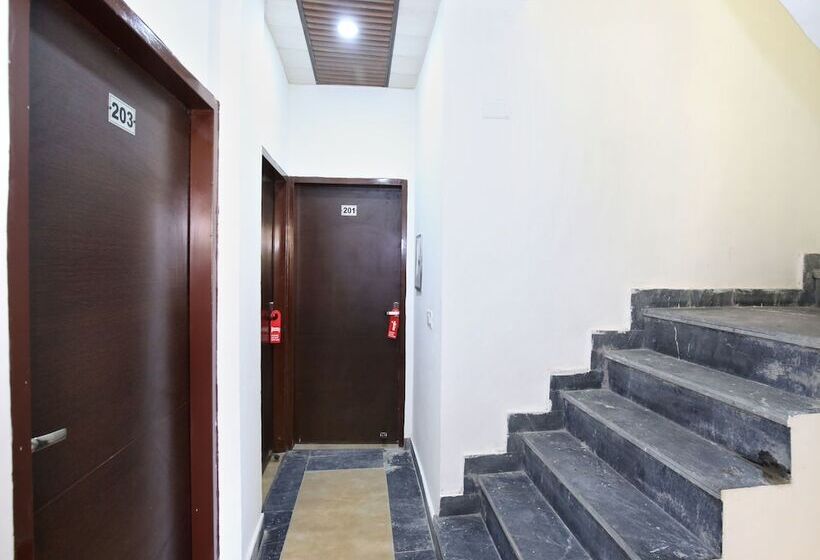 The Sitara Hotel By Oyo Rooms