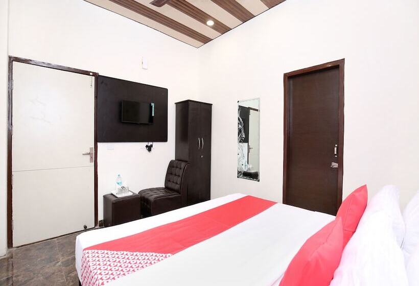 The Sitara Hotel By Oyo Rooms