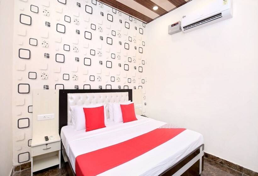 The Sitara Hotel By Oyo Rooms