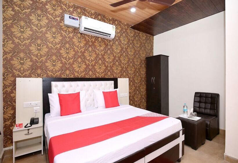 The Sitara Hotel By Oyo Rooms