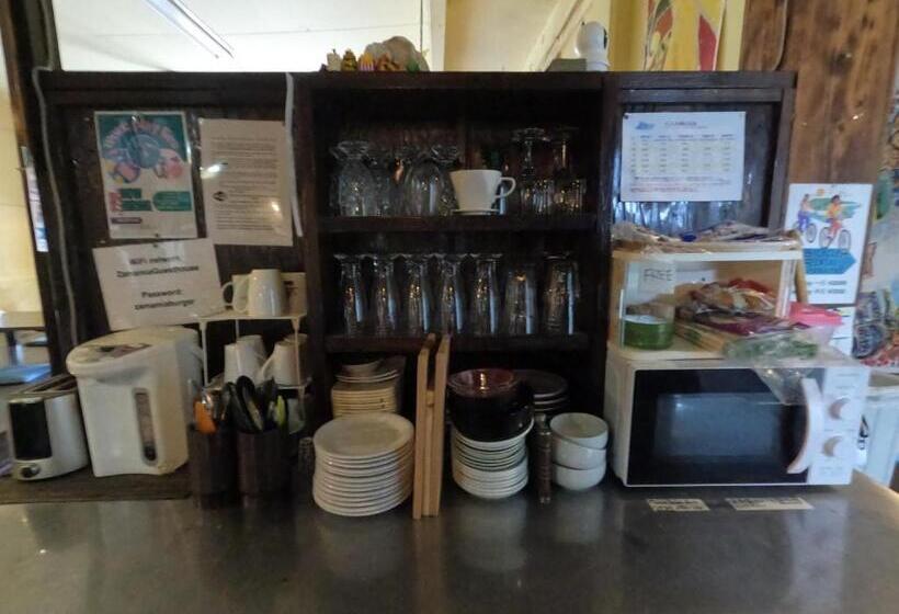 فندق صغير Zamamia International Guesthouse