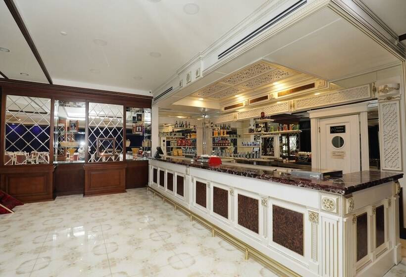 Altus Hotel Baku   Free Massage