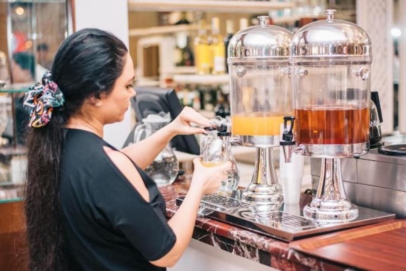 Altus Hotel Baku   Free Massage