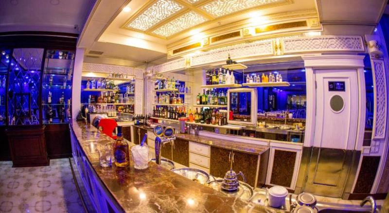 Altus Hotel Baku   Free Massage