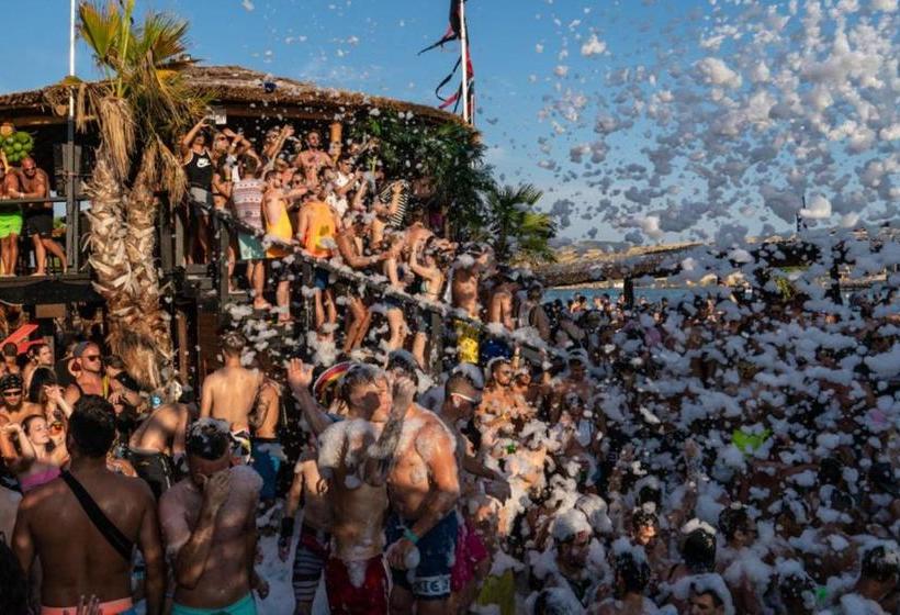 Apartments In City Center Ani