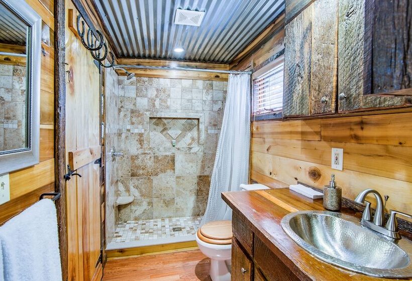 Butterfly Hollow B&b