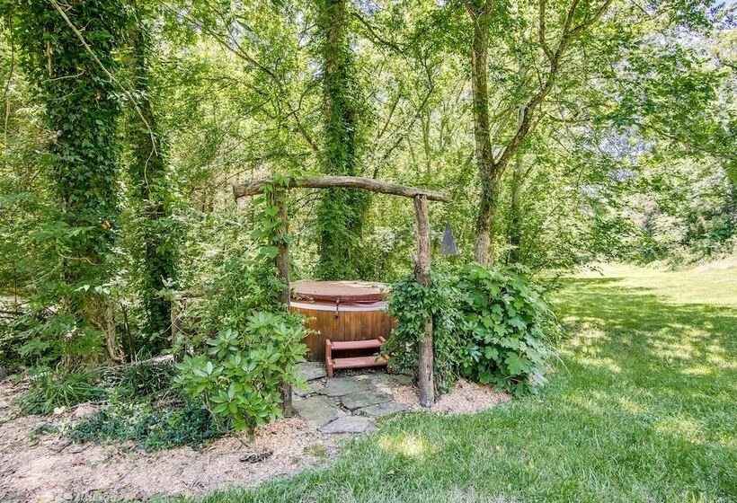 Butterfly Hollow B&b