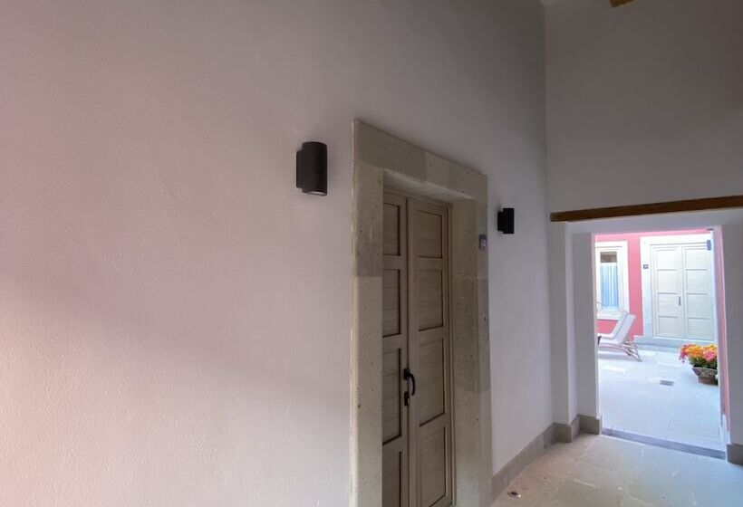 Отель Casa Once