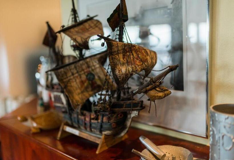 هتل Duus By Keflavik Airport