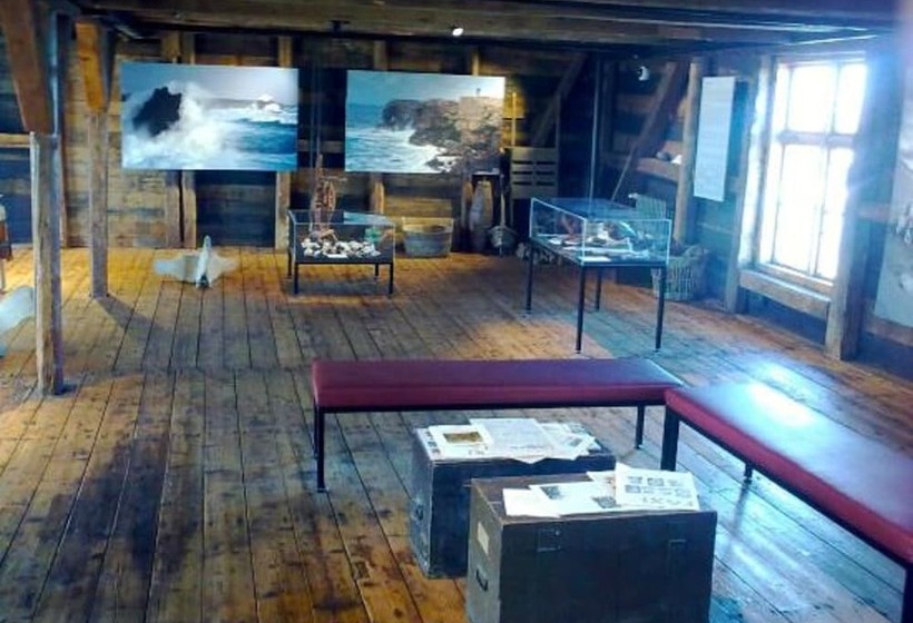 هتل Duus By Keflavik Airport