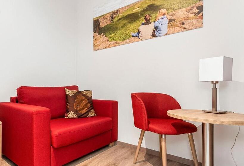 هتل Duus By Keflavik Airport