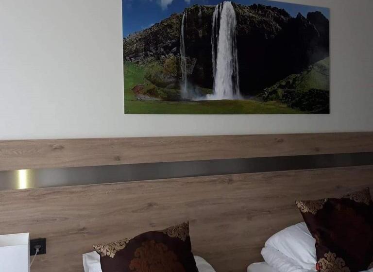 هتل Duus By Keflavik Airport