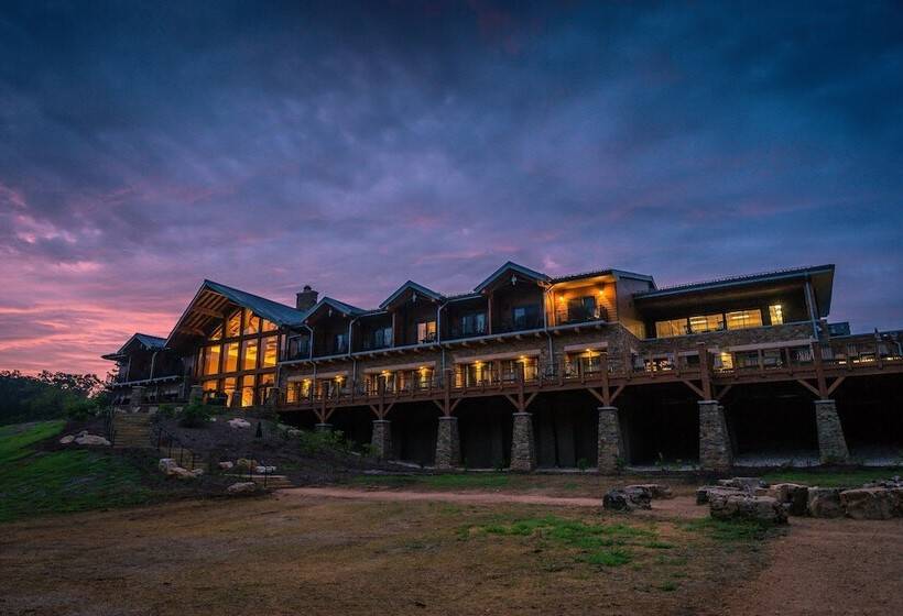 酒店 Echo Bluff State Park