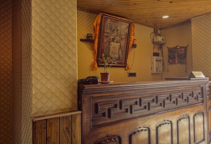 בית מלון כפרי Gompus By Oyo Rooms