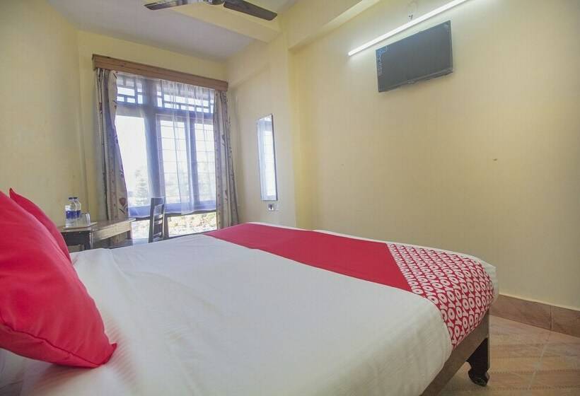 בית מלון כפרי Gompus By Oyo Rooms