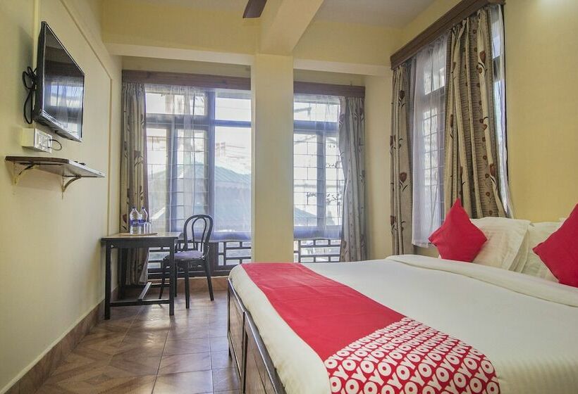 בית מלון כפרי Gompus By Oyo Rooms