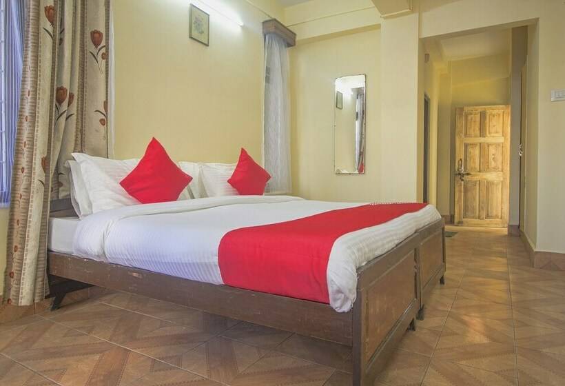 בית מלון כפרי Gompus By Oyo Rooms