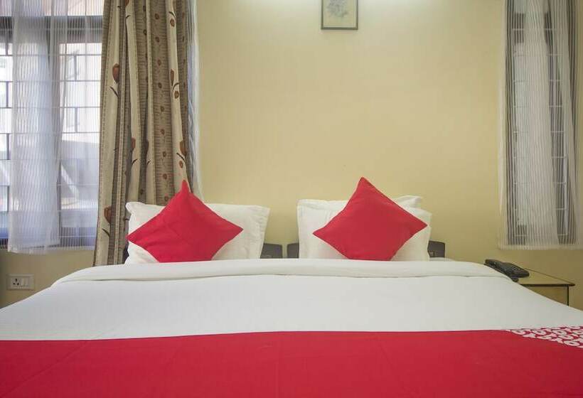 בית מלון כפרי Gompus By Oyo Rooms