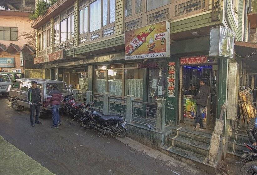 בית מלון כפרי Gompus By Oyo Rooms