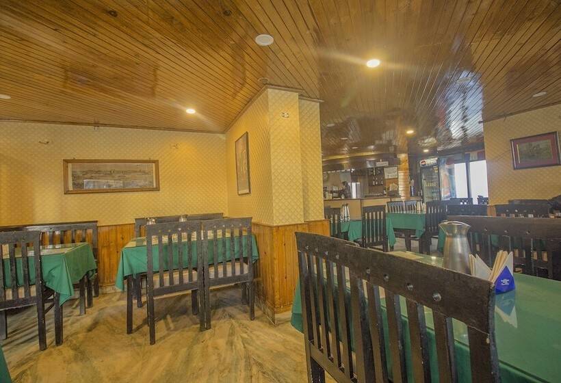 בית מלון כפרי Gompus By Oyo Rooms