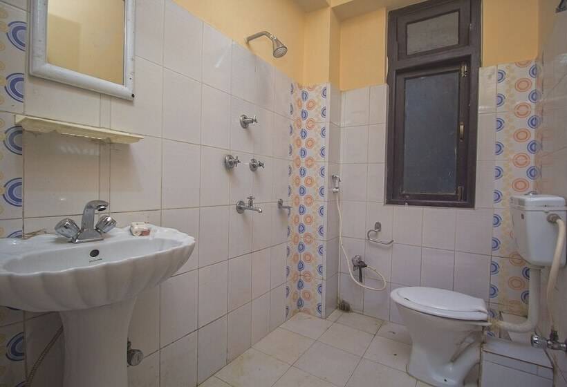 בית מלון כפרי Gompus By Oyo Rooms