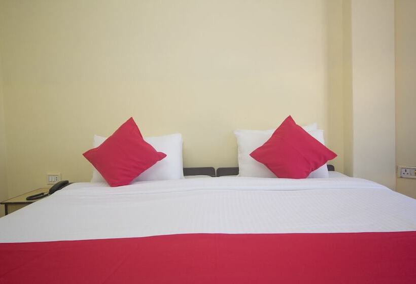 בית מלון כפרי Gompus By Oyo Rooms