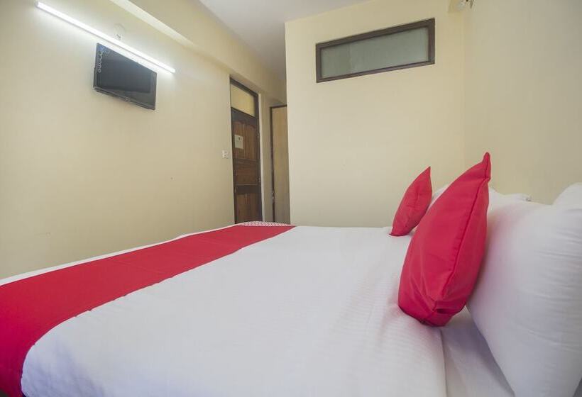 בית מלון כפרי Gompus By Oyo Rooms