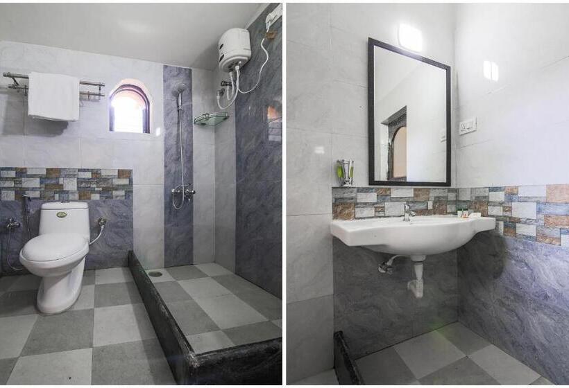 فندق La Petite By Oyo Rooms