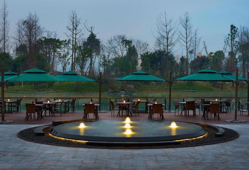 Otel Le Méridien Emei Mountain Resort