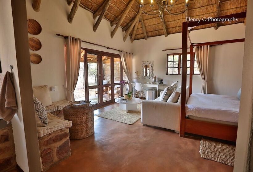 בית מלון כפרי Mangwa Valley Game Lodge & Spa