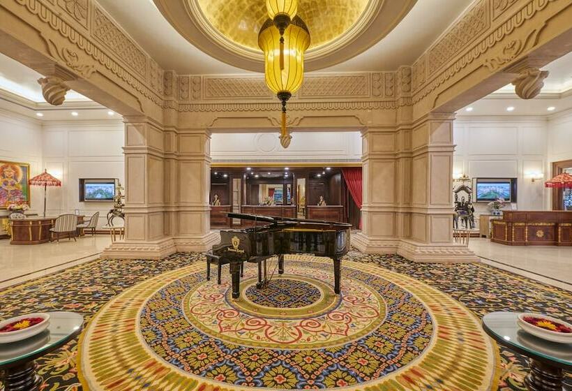 فندق Mayfair Lake Resort