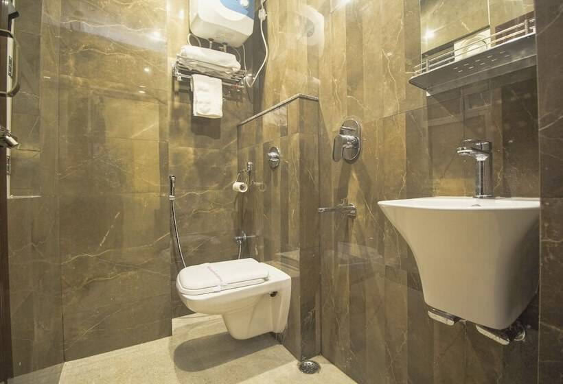 호텔 Silver Crescent By Oyo Rooms