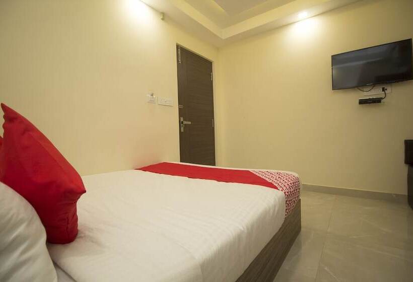 호텔 Silver Crescent By Oyo Rooms