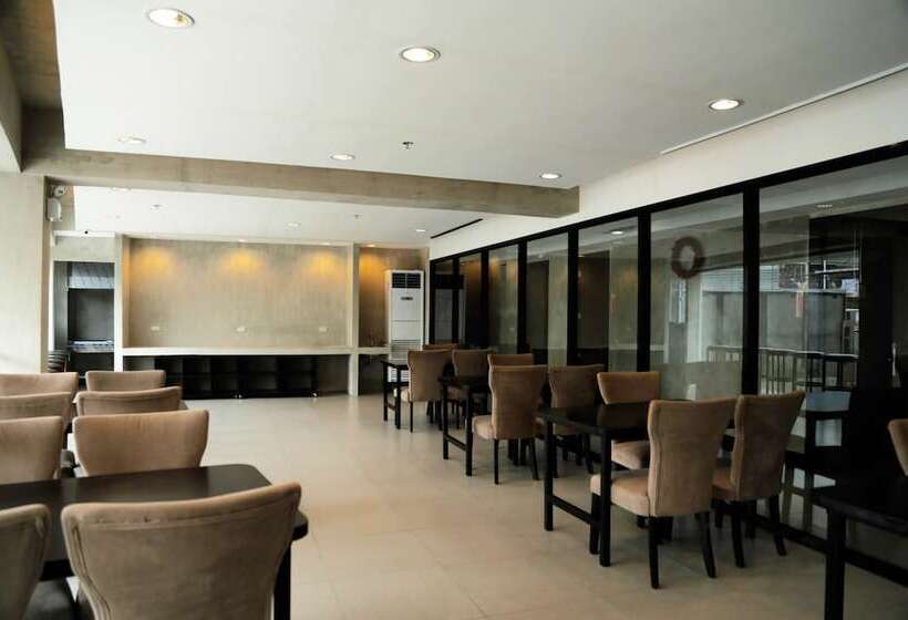 هتل Travelbee Seaside Inn