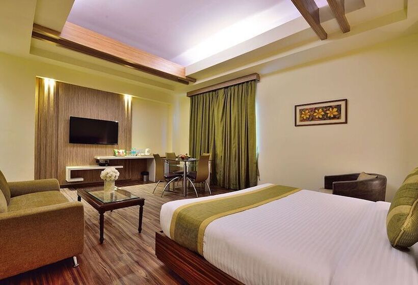 فندق Westend Inn