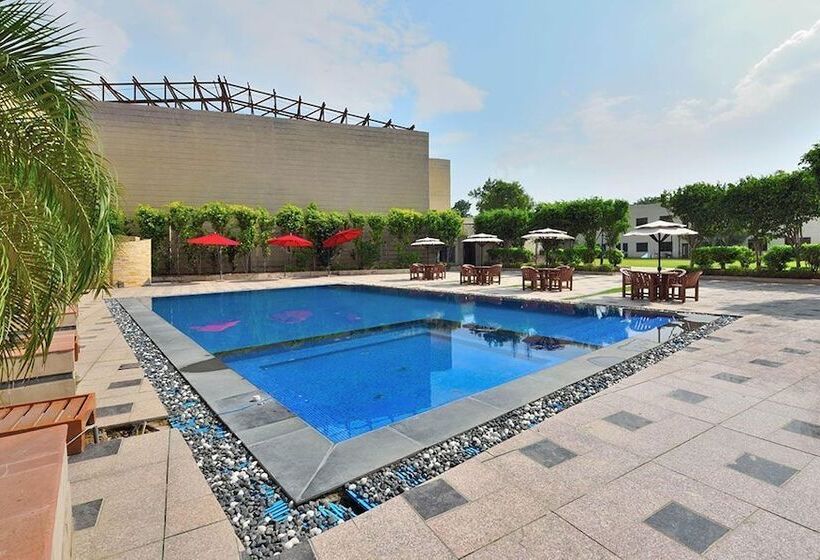 فندق Westend Inn