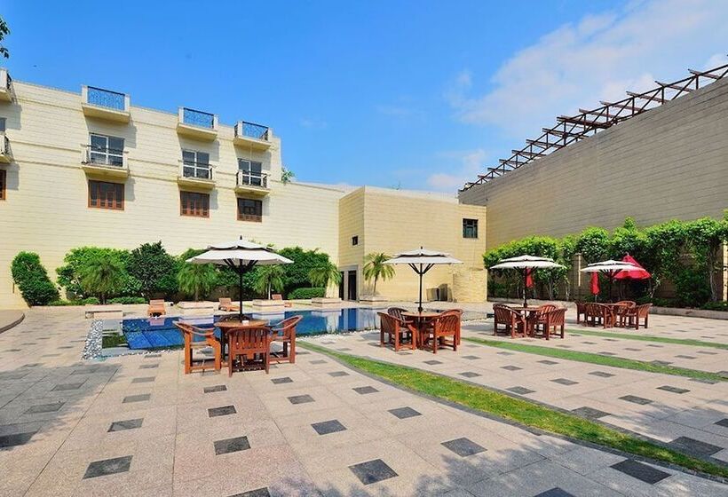 فندق Westend Inn