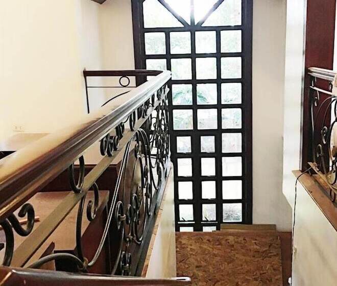 Spinning Cat Hostel   Adults Only