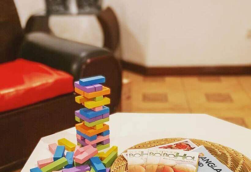 Spinning Cat Hostel   Adults Only